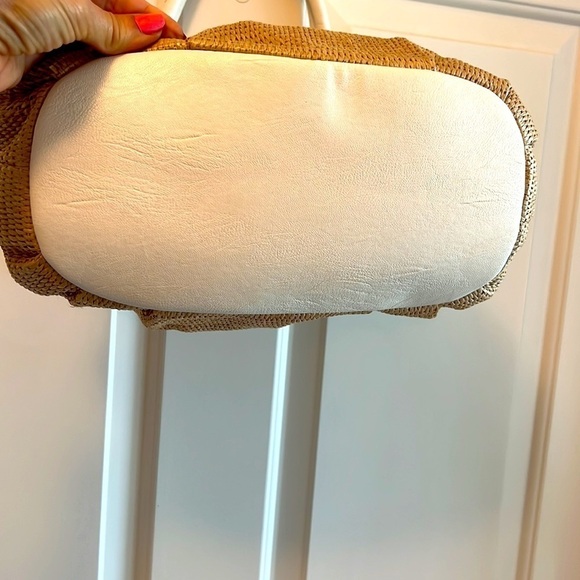 Bueno Hobo Straw Shoulder Bag - Picture 3 of 14